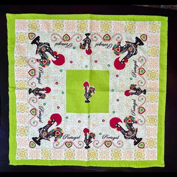 Vintage unused Portugal table topper - vintage linens - Picture 4 of 11
